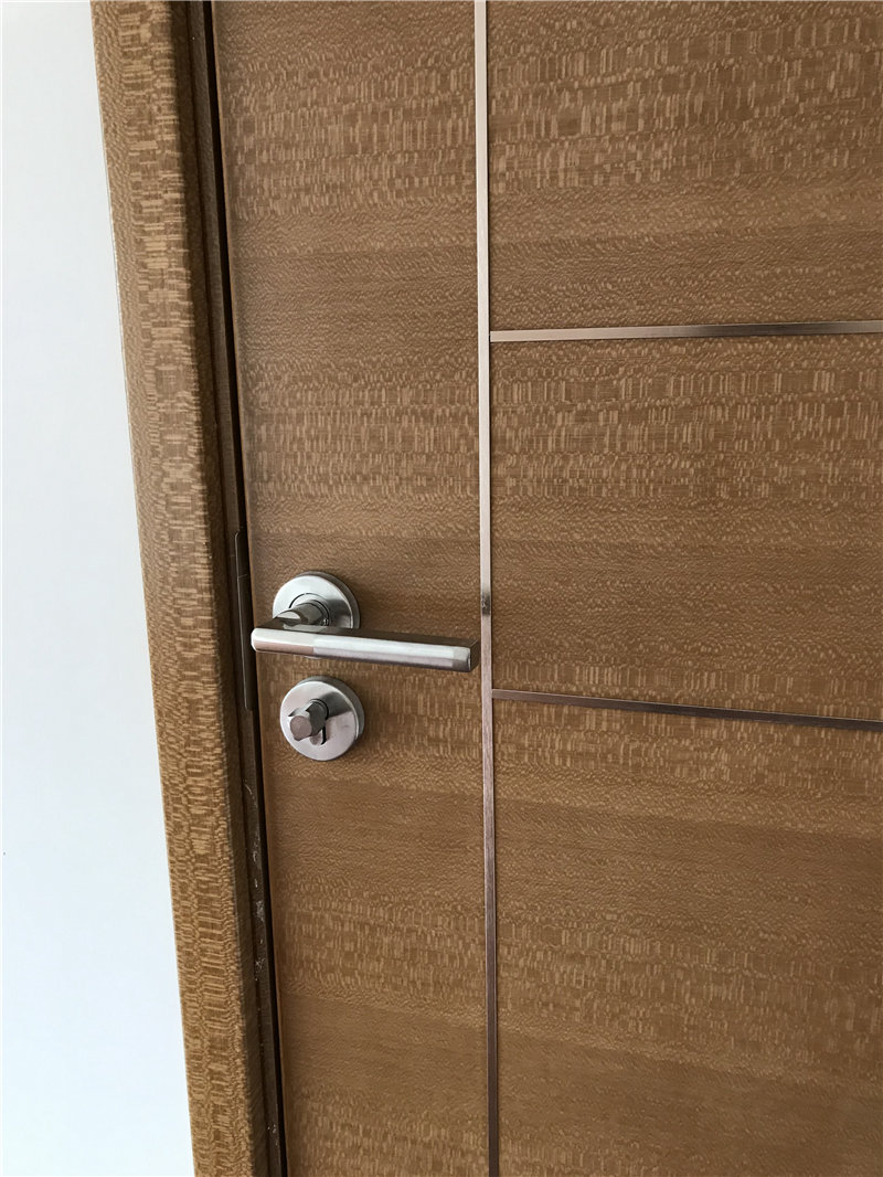 油漆門細(xì)節(jié)